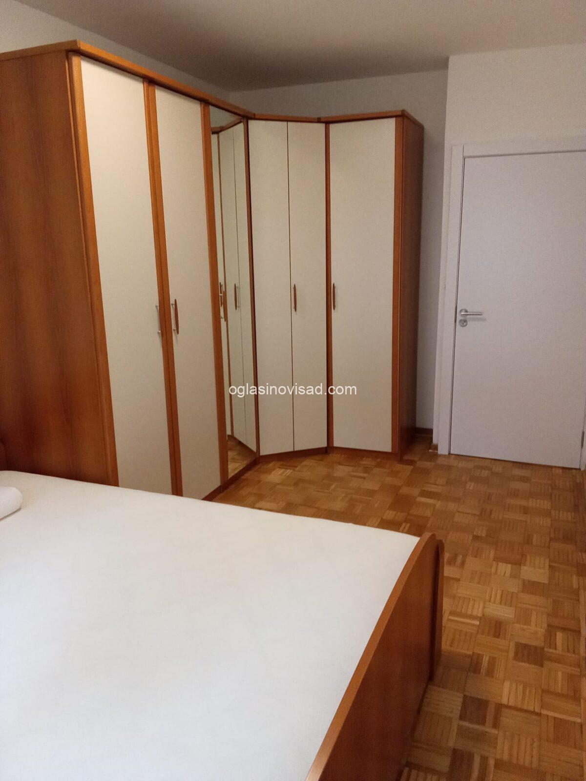 8a bedroom french bed Celebonovica Bezanija Beograd flat sale tenanted Expo 2027 prodaja sa zakupcima tenanted invest estate property bitcoin Serbia